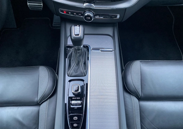Volvo XC 60 cena 133500 przebieg: 143445, rok produkcji 2020 z Szczecin małe 742